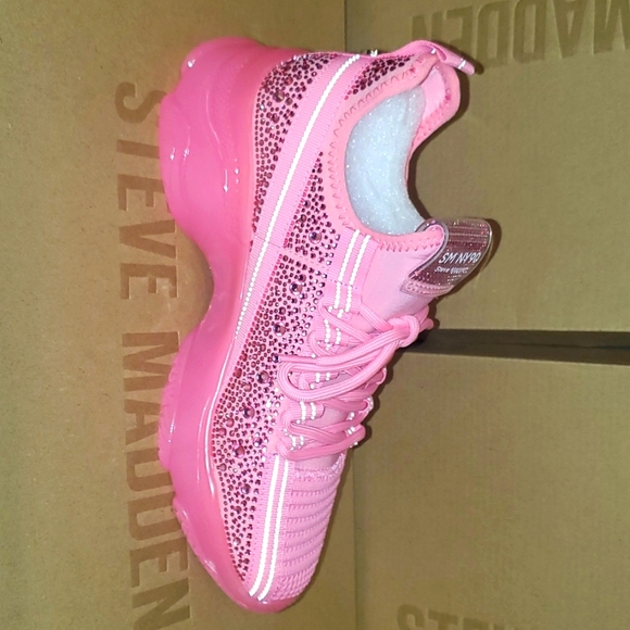 Maxima - Picture 3 of 3